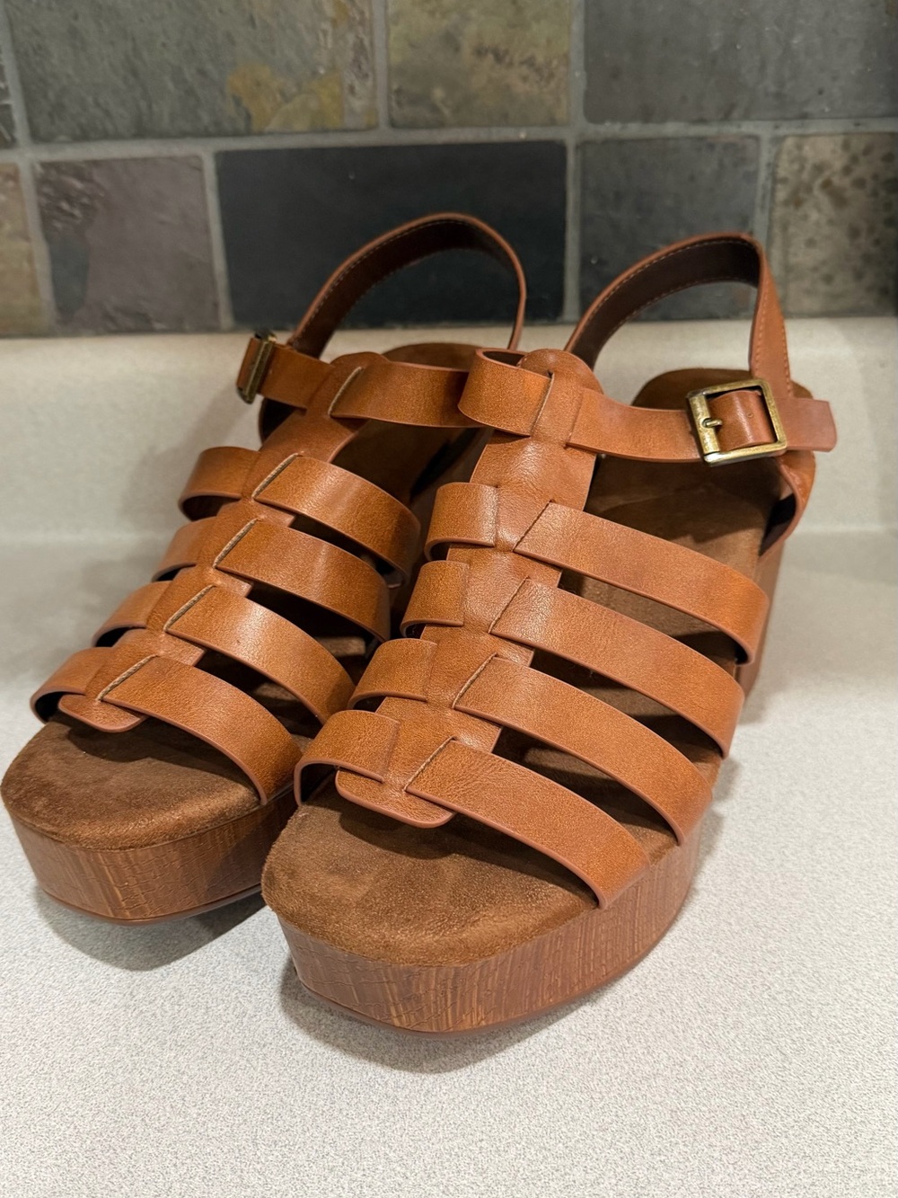 Sonoma NWOT Women's Tan Strappy Platform Sandals